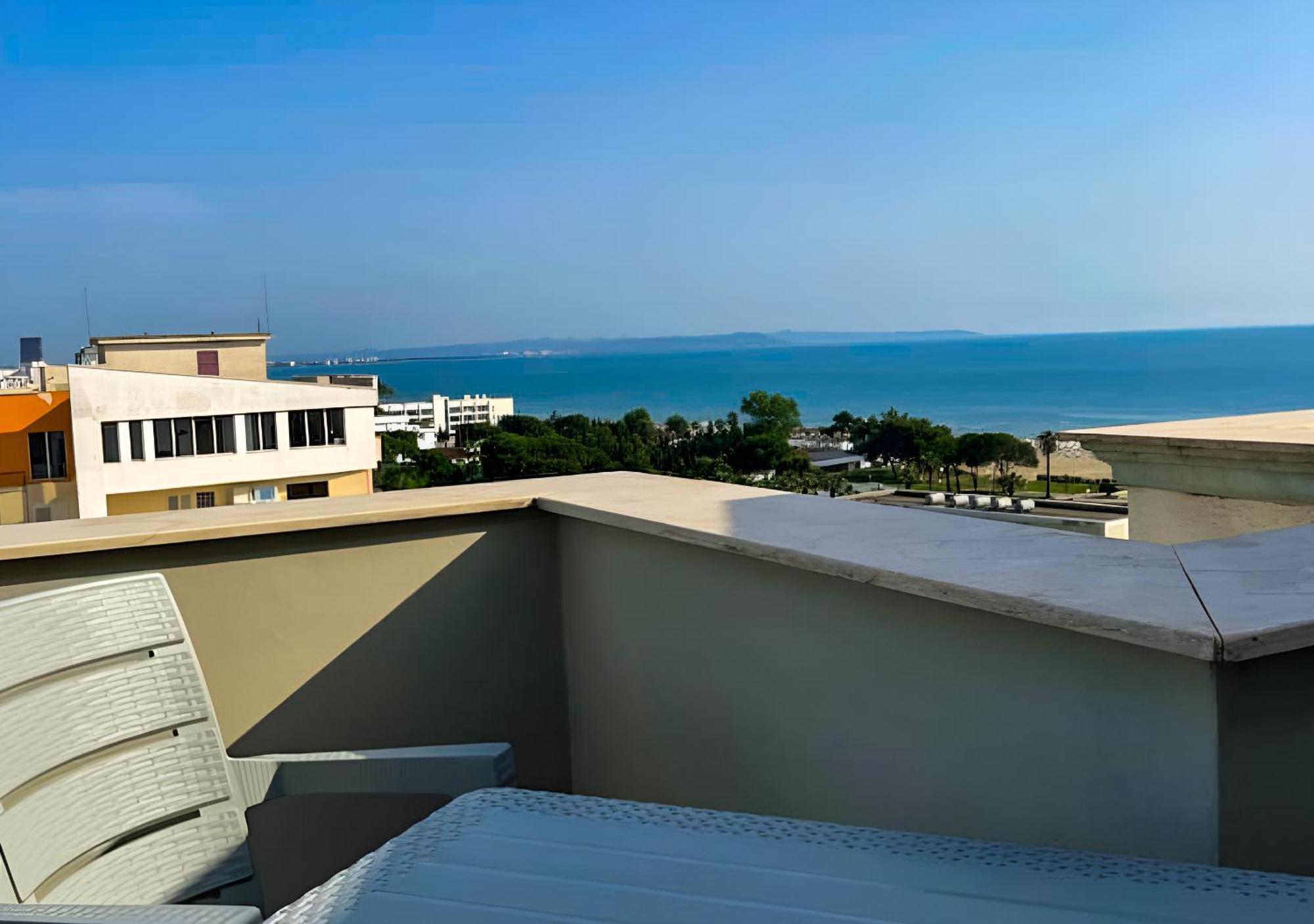 Yellow Building Durrës Buitenkant foto